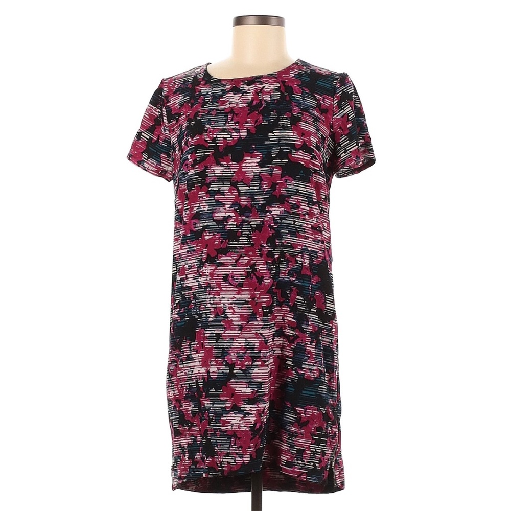 EUC WAYF Black, Maroon & White Floral Shift Dress w/ Side Zippers- Size- Medium